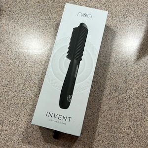 NOA Invent Styling Comb, brand new